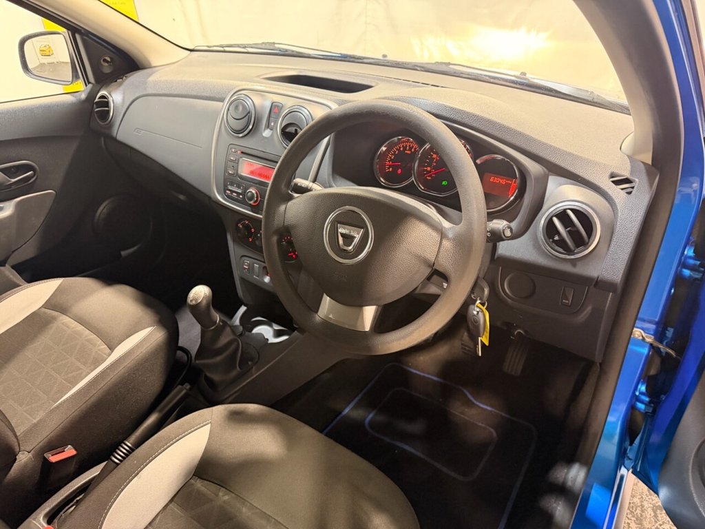 Used Dacia Sandero Stepway 2014 for sale - 77680535: Photo 2