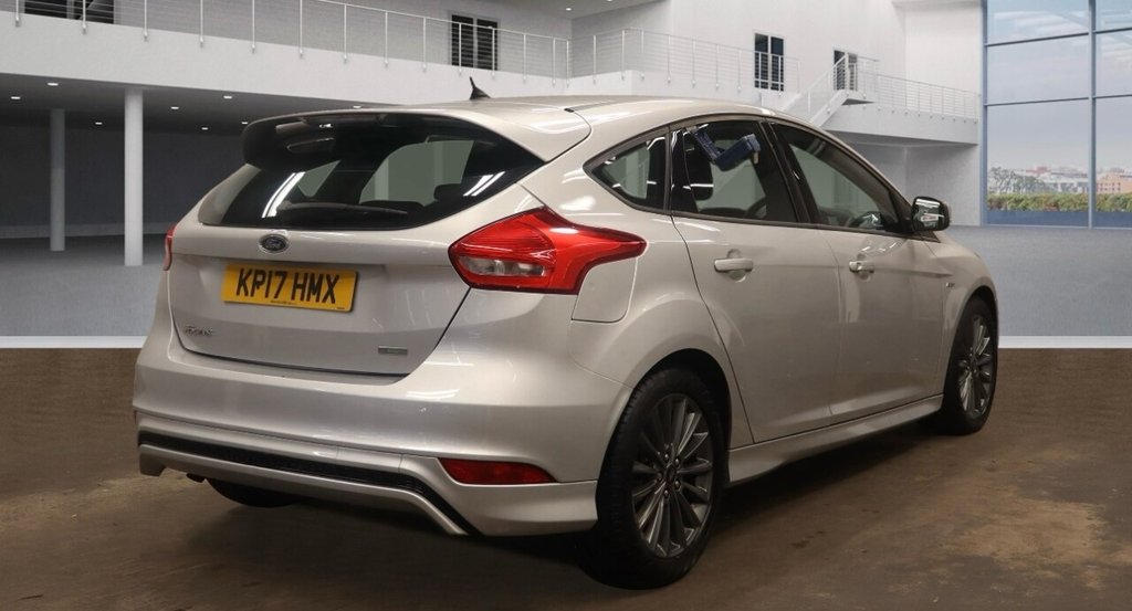 Used Ford Focus 2017 for sale - 76430335: Photo 4