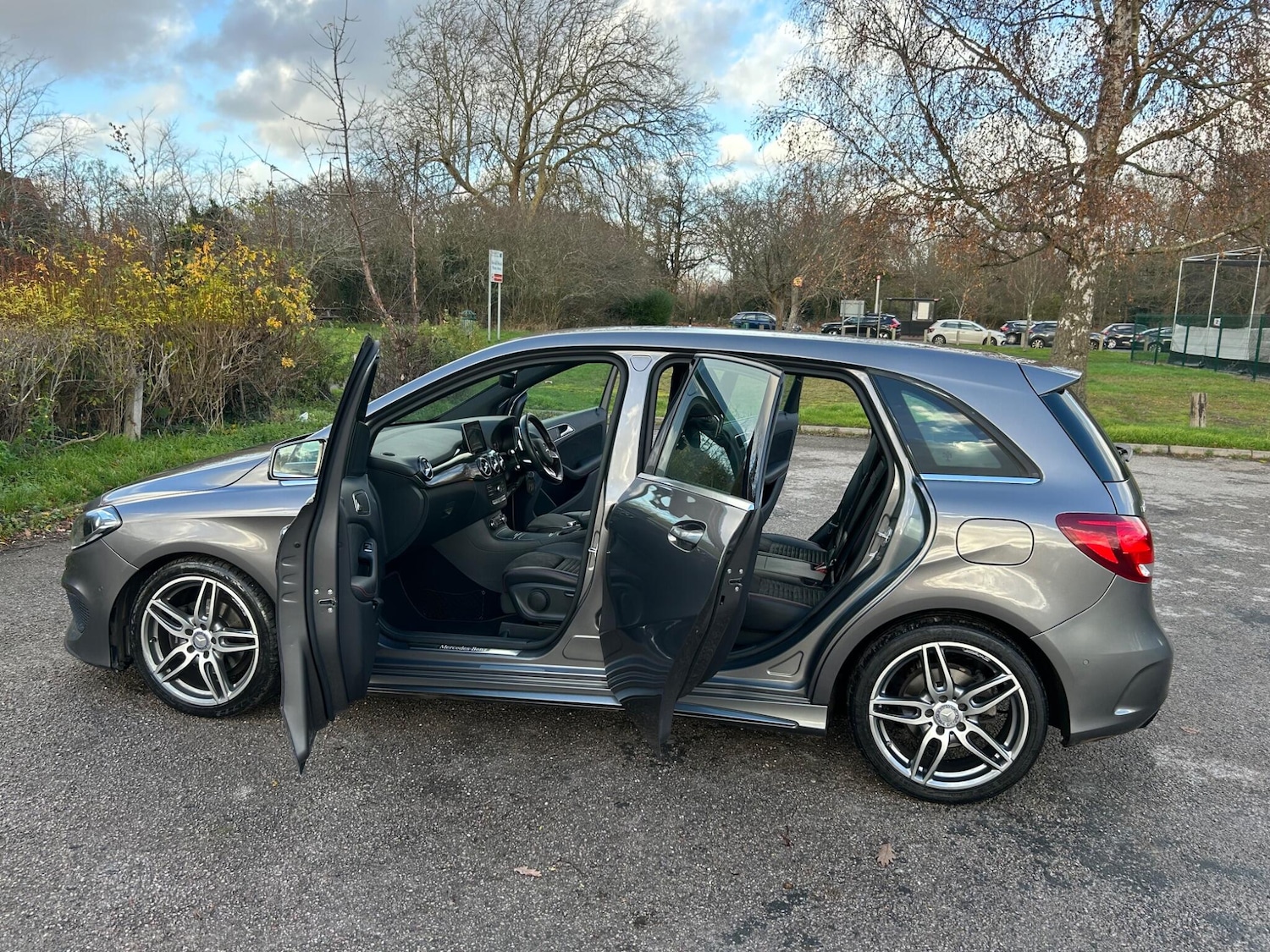 Used Mercedes-Benz B Class 2017 for sale - 76898411: Photo 9