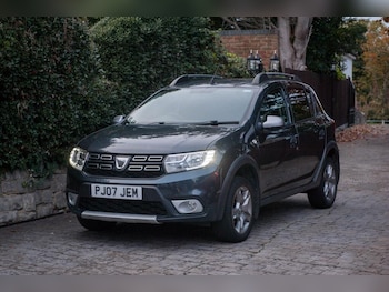 (18) - 0.9 TCe Laureate Euro 6 (s/s) 5dr