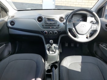 Used Hyundai i10 2017 for sale - 75526161: Photo