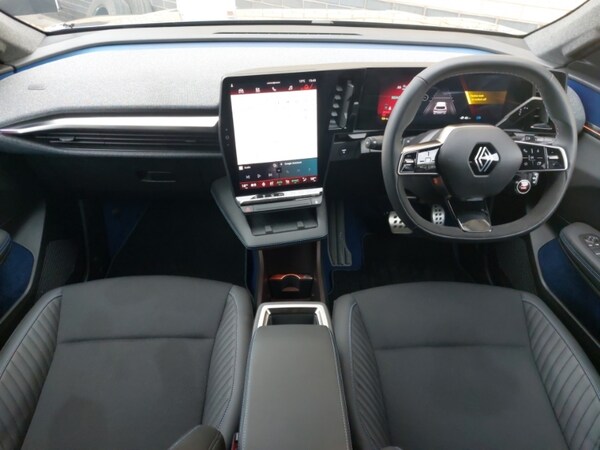 Used Renault Scenic E-Tech 2024 for sale - 76208494: Photo 2