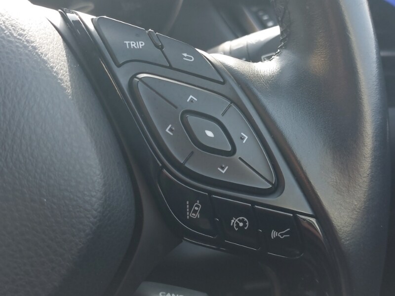 Used Toyota C-HR 2018 for sale - 77963979: Photo 14