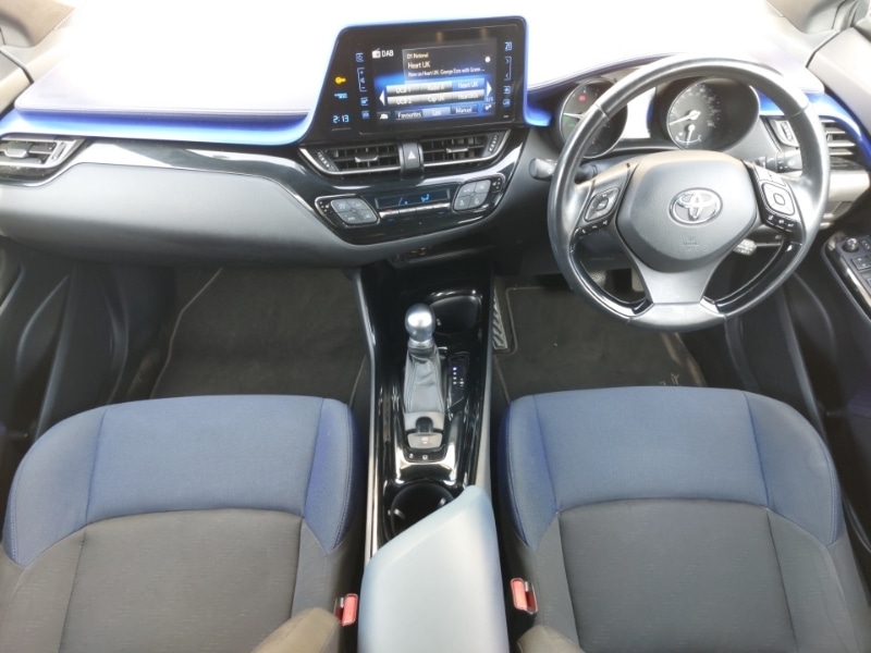 Used Toyota C-HR 2018 for sale - 77963979: Photo 2