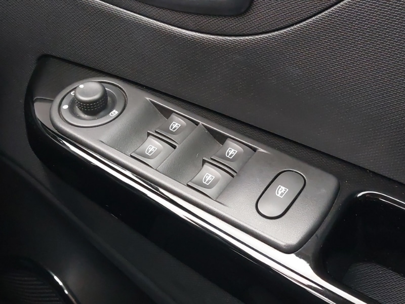 Used Renault Captur 2016 for sale - 76834132: Photo 15