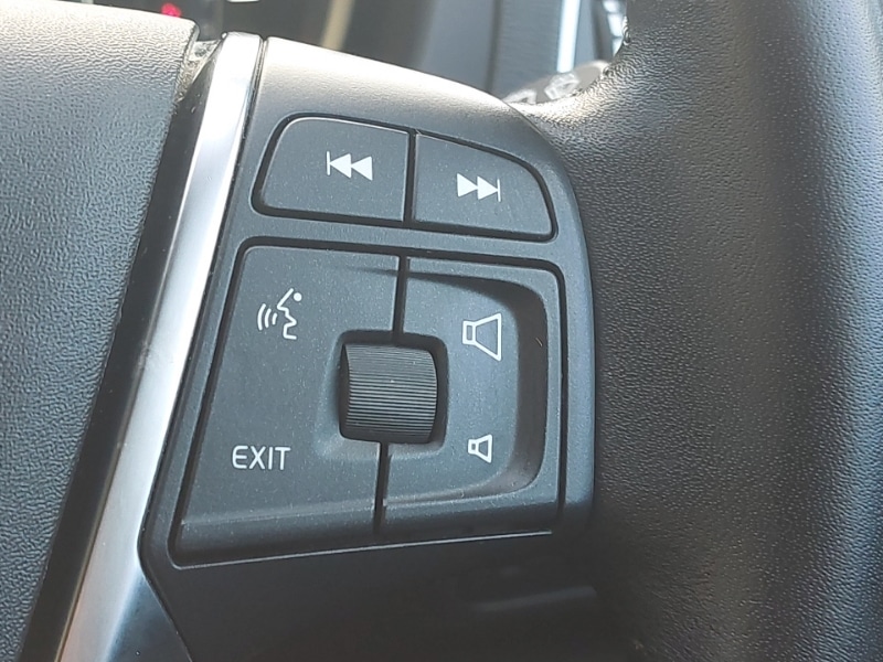 Used Volvo V40 2019 for sale - 76815867: Photo 17