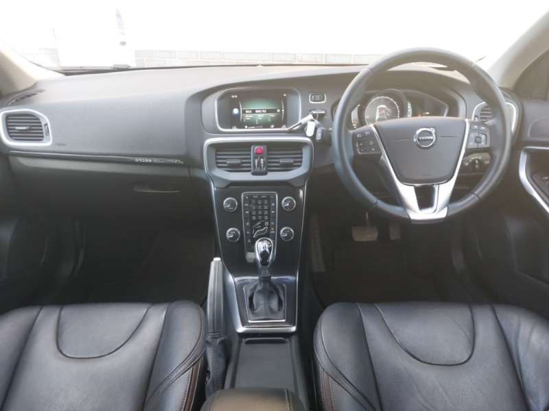 Used Volvo V40 2019 for sale - 76815867: Photo 2