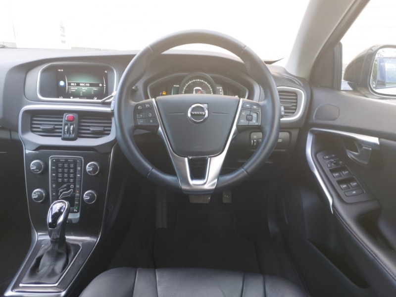 Used Volvo V40 2019 for sale - 76815867: Photo 7