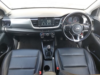 Used Kia Stonic 2020 for sale - 78669692: Photo