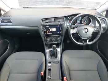 Used Volkswagen Golf 2018 for sale - 78669681: Photo