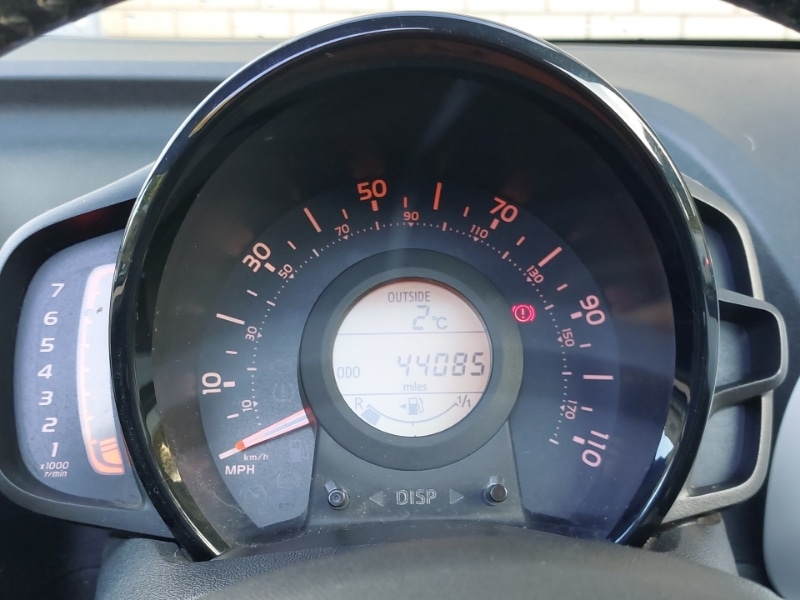 Used Toyota AYGO 2015 for sale - 76695979: Photo 10