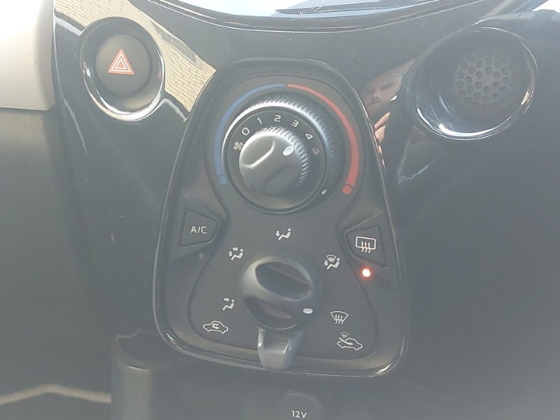 Used Toyota AYGO 2015 for sale - 76695979: Photo 16