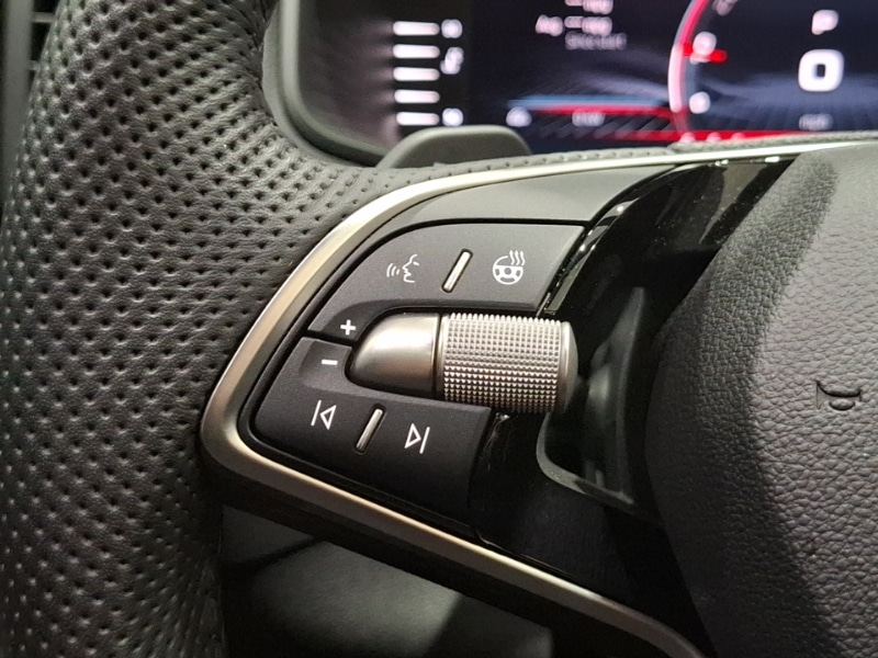 Used Skoda Karoq 2024 for sale - 76465472: Photo 18