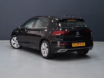 Used Volkswagen Golf 2024 for sale - 75455559: Photo