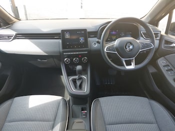Used Renault Clio 2024 for sale - 75645158: Photo