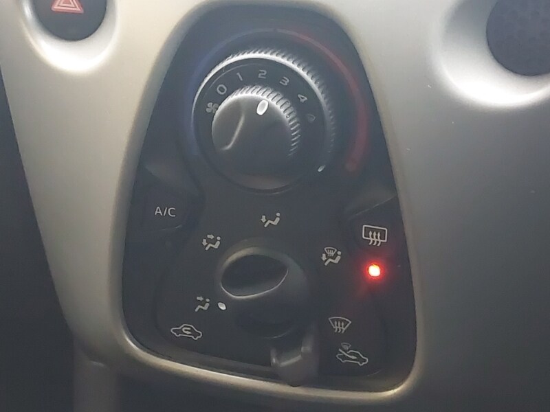 Used Peugeot 108 2014 for sale - 77419356: Photo 15