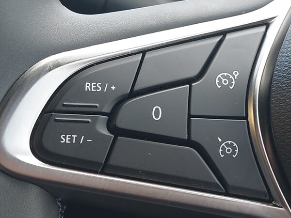 Used Renault Clio 2025 for sale - 76335964: Photo 17
