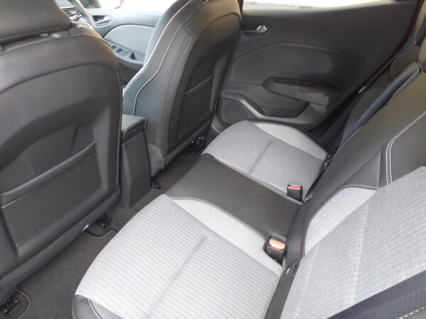 Used Renault Clio 2025 for sale - 76335964: Photo 6