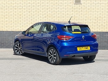 Used Renault Clio 2021 for sale - 75558197: Photo
