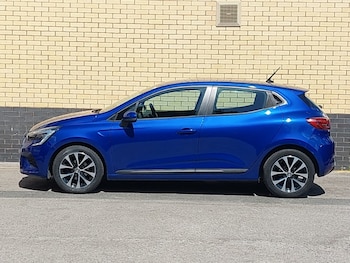 Used Renault Clio 2021 for sale - 75558197: Photo