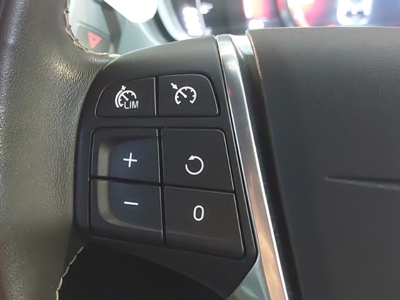 Used Volvo V40 2018 for sale - 76839202: Photo 12