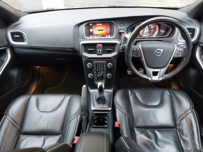 Used Volvo V40 2018 for sale - 76839202: Photo 2