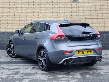 Used Volvo V40 2018 for sale - 76839202: Photo