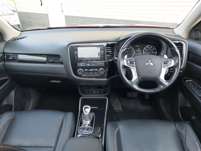 Used Mitsubishi Outlander 2017 for sale - 77265672: Photo 2