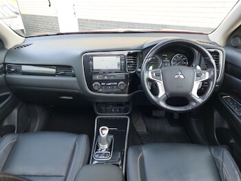 Used Mitsubishi Outlander 2017 for sale - 77265672: Photo