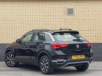 Used Volkswagen T-Roc 2018 for sale - 78511224: Photo