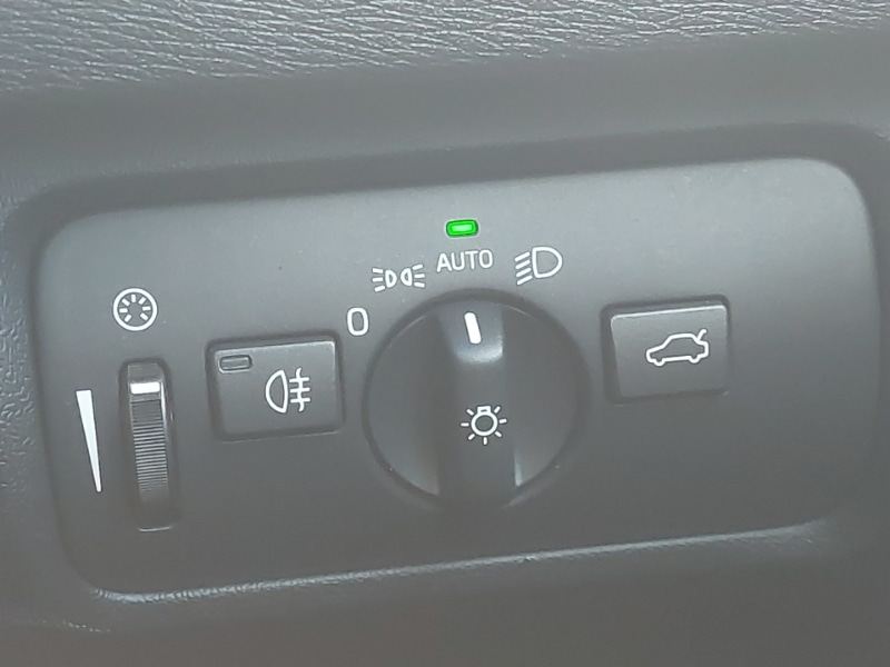 Used Volvo V40 2019 for sale - 76741809: Photo 18