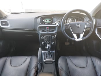 Used Volvo V40 2019 for sale - 76741809: Photo