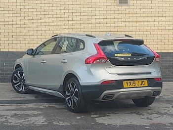 Used Volvo V40 2019 for sale - 76741809: Photo