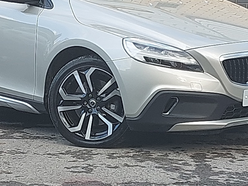 Used Volvo V40 2019 for sale - 76741809: Photo 9