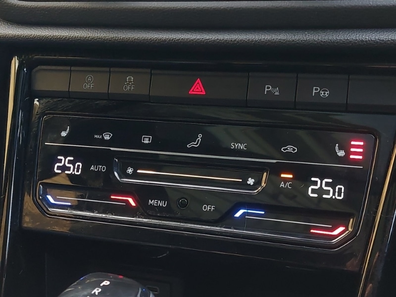 Used Volkswagen T-Roc 2024 for sale - 76408264: Photo 16