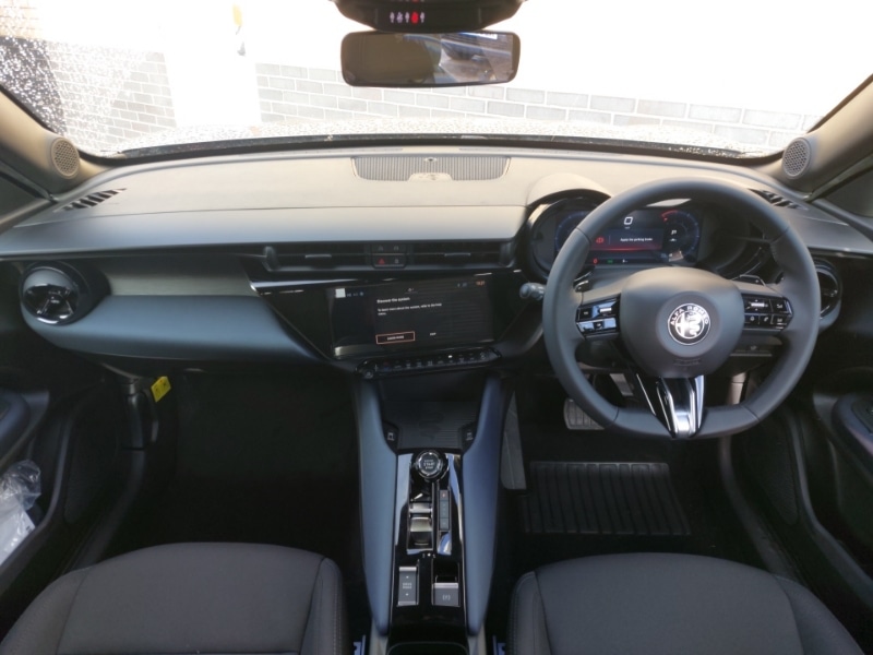 Used Alfa Romeo Junior 2025 for sale - 76369810: Photo 2