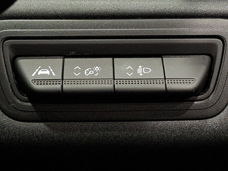 Used Renault Captur 2023 for sale - 77995701: Photo 19