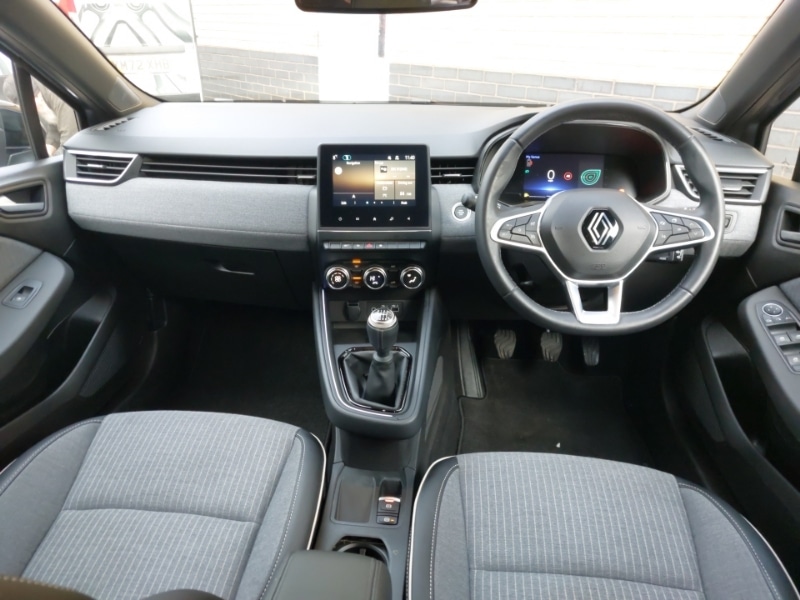 Used Renault Clio 2024 for sale - 77265673: Photo 2