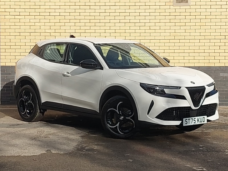 Used Alfa Romeo Junior 2025 for sale - 76543264: Photo 1