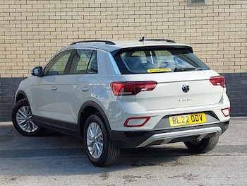 Used Volkswagen T-Roc 2022 for sale - 77028598: Photo