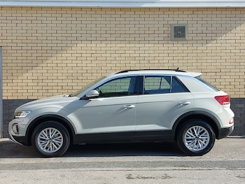 Used Volkswagen T-Roc 2022 for sale - 77028598: Photo