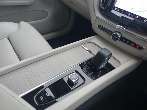 Used Volvo XC60 2023 for sale - 76294297: Photo 17