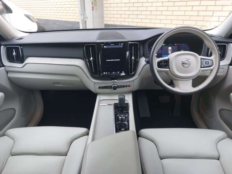 Used Volvo XC60 2023 for sale - 76294297: Photo 2