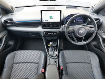 Used Toyota Yaris 2024 for sale - 78642741: Photo
