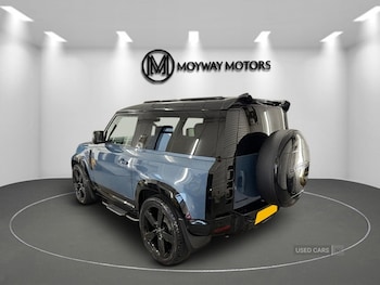 Used Land Rover Defender 2024 for sale - 76927241: Photo
