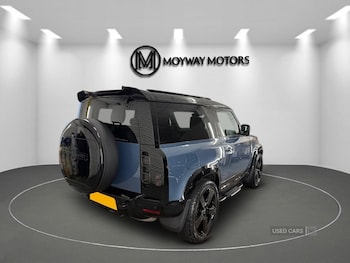 Used Land Rover Defender 2024 for sale - 76927241: Photo