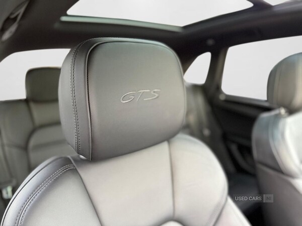 Used Porsche Macan 2022 for sale - 76562857: Photo 27