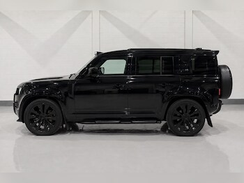 Used Land Rover Defender 110 2024 for sale - 79588843: Photo