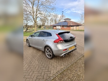 Used Volvo V40 2014 for sale - 78332357: Photo