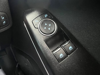 Used Ford Fiesta 2018 for sale - 77038492: Photo